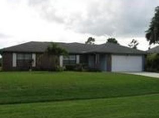 562 NW Avon Ave, Port Saint Lucie, FL 34983