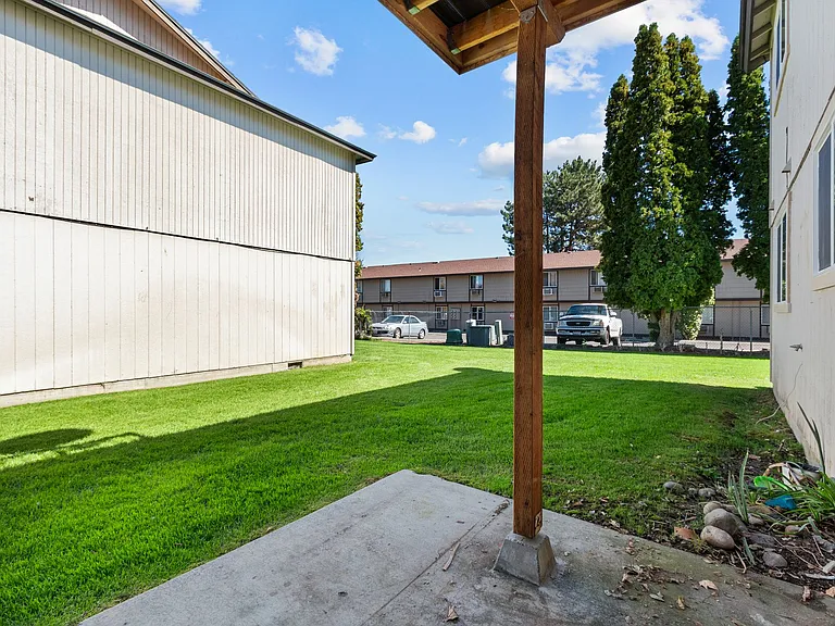 Twenty Westgate Apartments — Photo 16