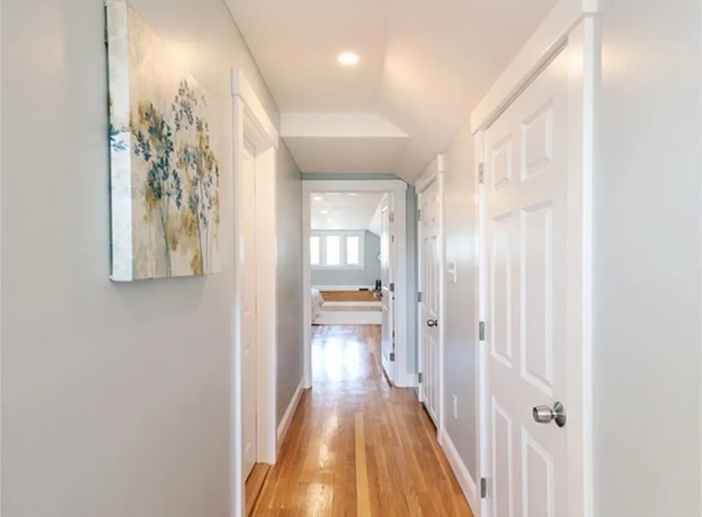 4 bed, 2.0 bath, 2269 sqft, $4,295 — Photo 4