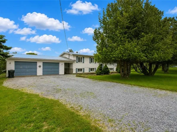 136 Neck Rd, Quispamsis, NB E2G 1K8