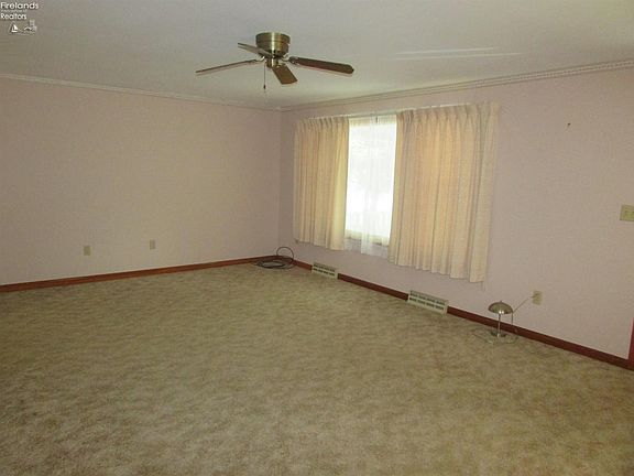 3rd image of 34 Howard Ave