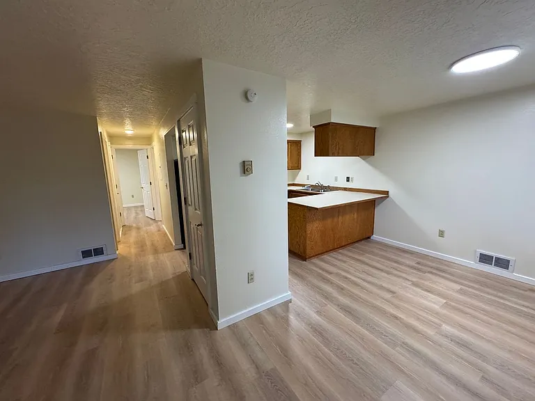 752 SE 4th St — Photo 36