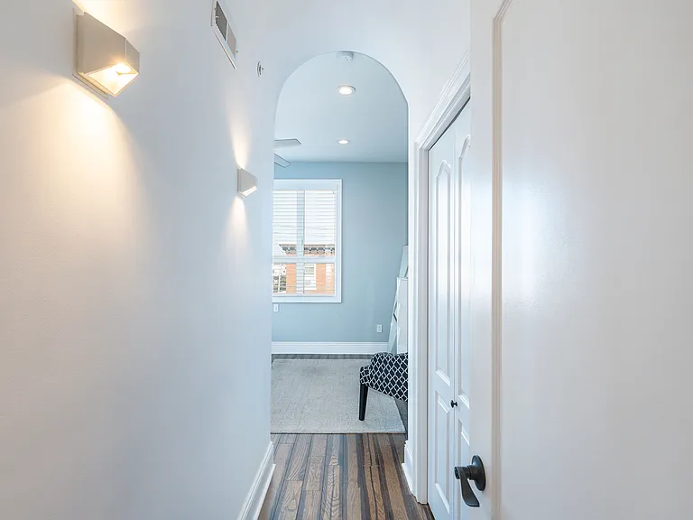 1526 S 10th St — Photo 23