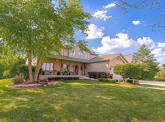 3rd image of 25646 S Kensington Ln