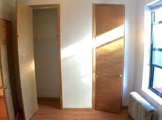 3631 30th St APT 1R, Astoria, NY 11106
