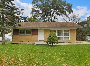 1802 Fairfield Rd, Lindenhurst, IL 60046