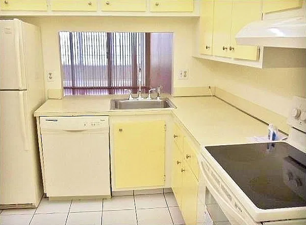 2 bed, 2.0 bath, 1100 sqft, $2,050 — Photo 3