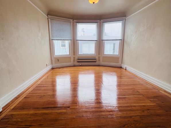 1362 Valencia St APT 12