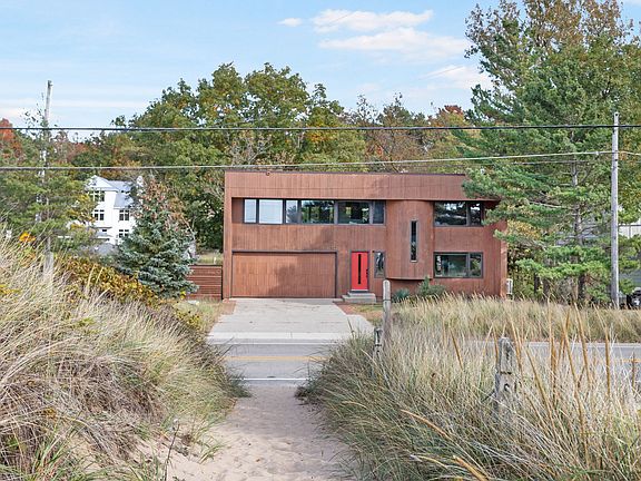 Exterior with path to beach