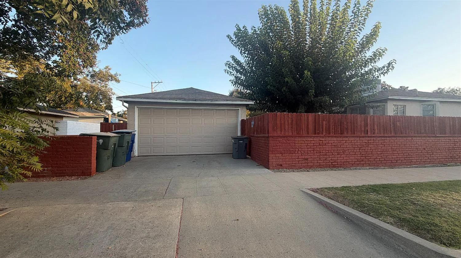 2 bed, 1295 sqft, $1,900 — Photo 3