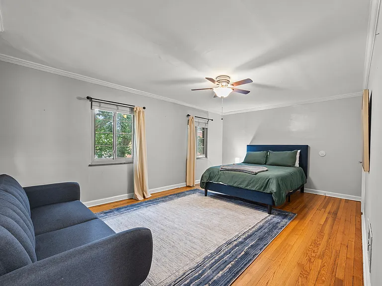 1744 E Broad St — Photo 16