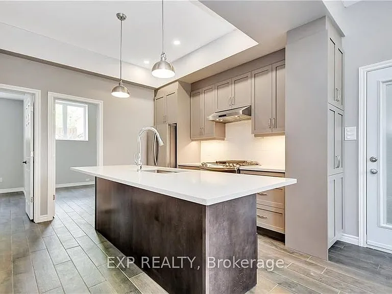 340 Queen Mary St #B — Photo 15