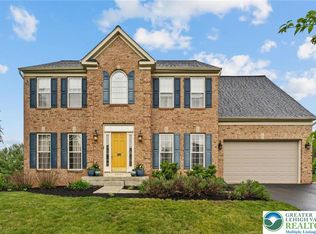 6991 Tuscany Dr, Macungie, PA 18062