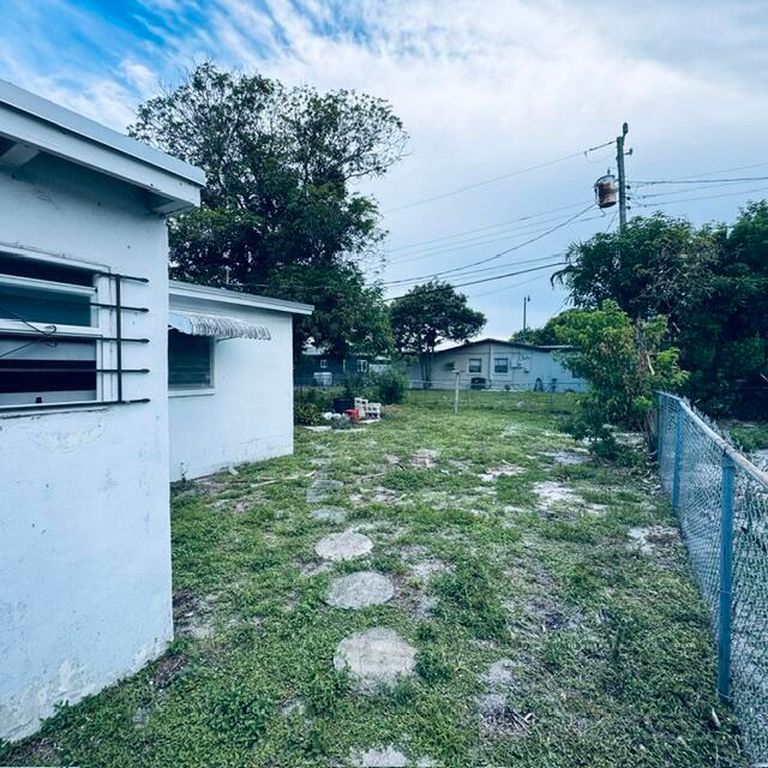 1781 NW 6th Terrace, photo 6