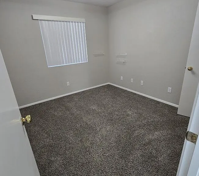 1313 E 9th Pl — Photo 11