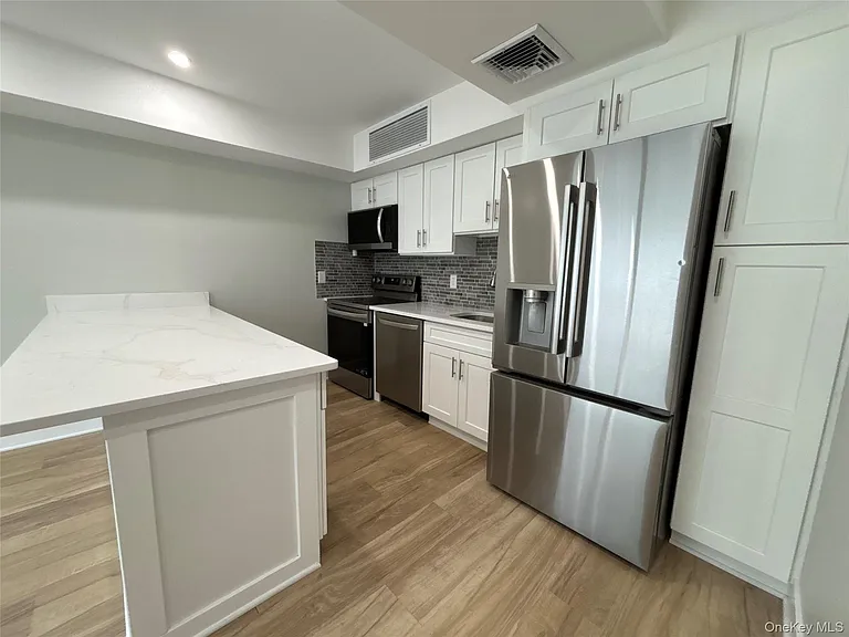 21 Prime Ave #1 — Photo 5