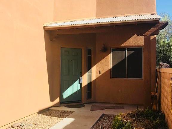 3rd image of 889 W Calle Carasol