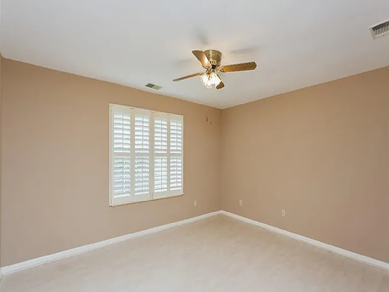 1706 Lake Park Cir — Photo 6