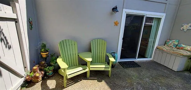 1630 Dolphin Dr — Photo 13