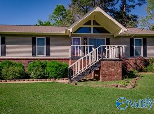 1805 Cherokee Dr, Albertville, AL 35950