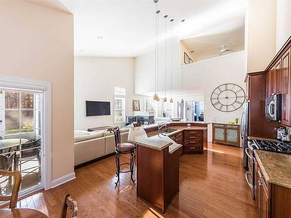 2nd image of 28 Concerto Ct Floor 2