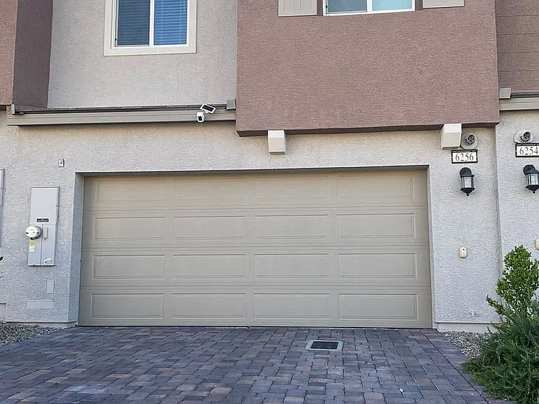6256 Foxes Dale St — Photo 1