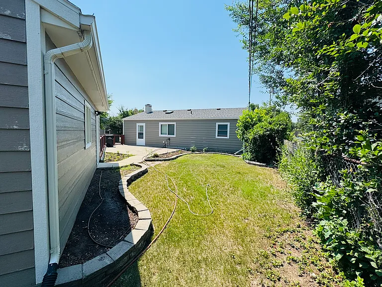 138 E Montana St — Photo 25