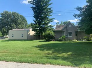 718 W Lincoln St, Hawk Point, MO 63349