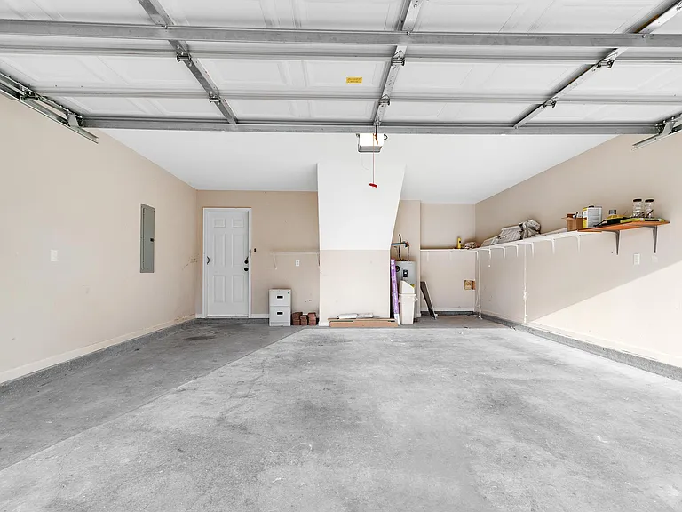 5226 Cloister Dr — Photo 31