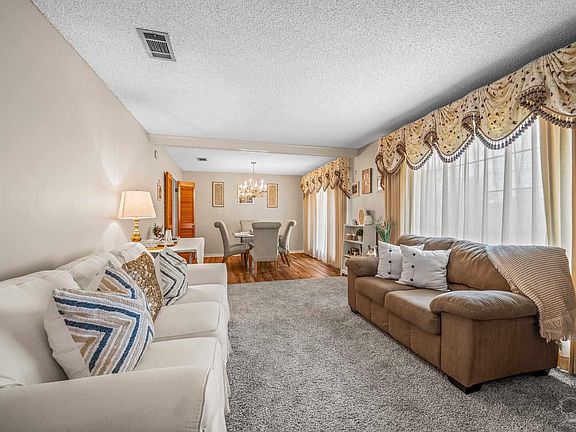 4th image of 6740 Bunker Hill Cir