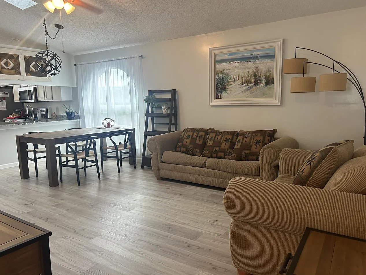 3 bed, 1101 sqft, $3,200 — Photo 4