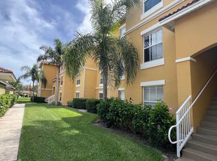5090 Fairways Cir APT 308, Vero Beach, FL 32967