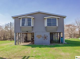40 Cypress Valley Rd, Cuero, TX 77954