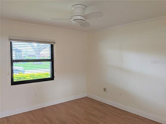2nd image of 3739 Glen Oaks Manor Dr