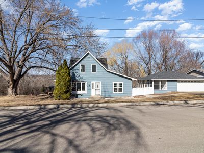 216 W Forest St, Belle Plaine, MN, 56011