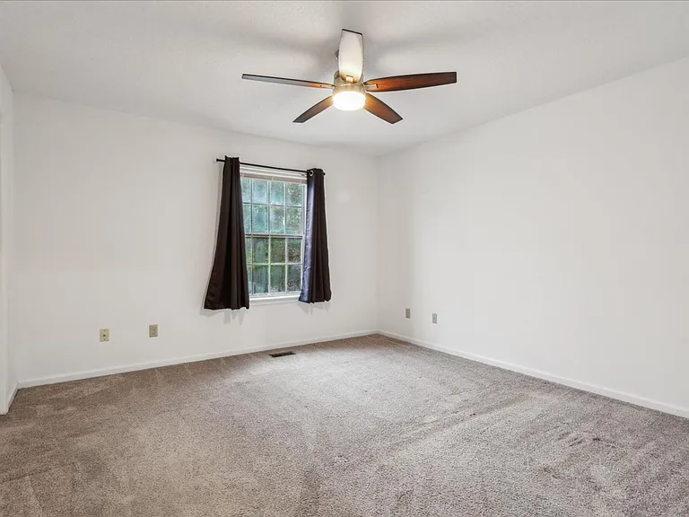 215 Old Bridge Ct — Photo 26