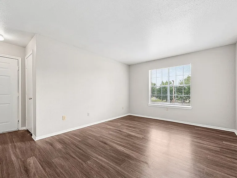 Valley Trails Apartments — Photo 7