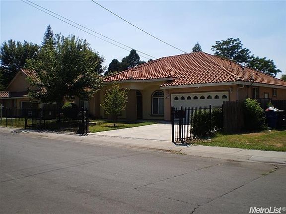 3rd image of 2613 American Ave