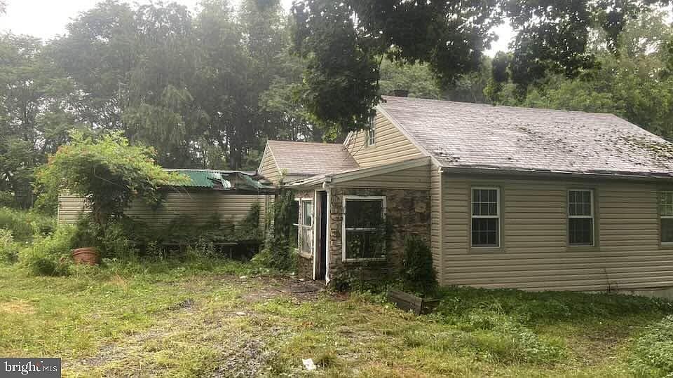 1st image of 28940 Ridge Rd