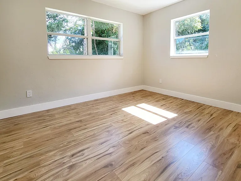 1660 Vernon Dicks Dr — Photo 12