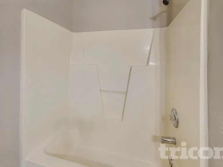 3328 Neptune Dr — Photo 10