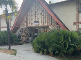 6415 Rosemead Blvd