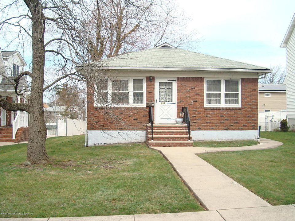 1st image of 133 Ravenhurst Ave