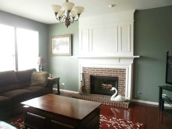 5th image of 3204 Drury Ln
