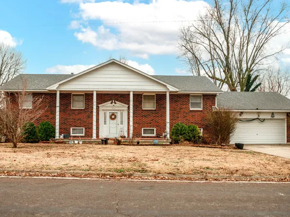 614 Briarwood Dr, Marshall, MO 65340