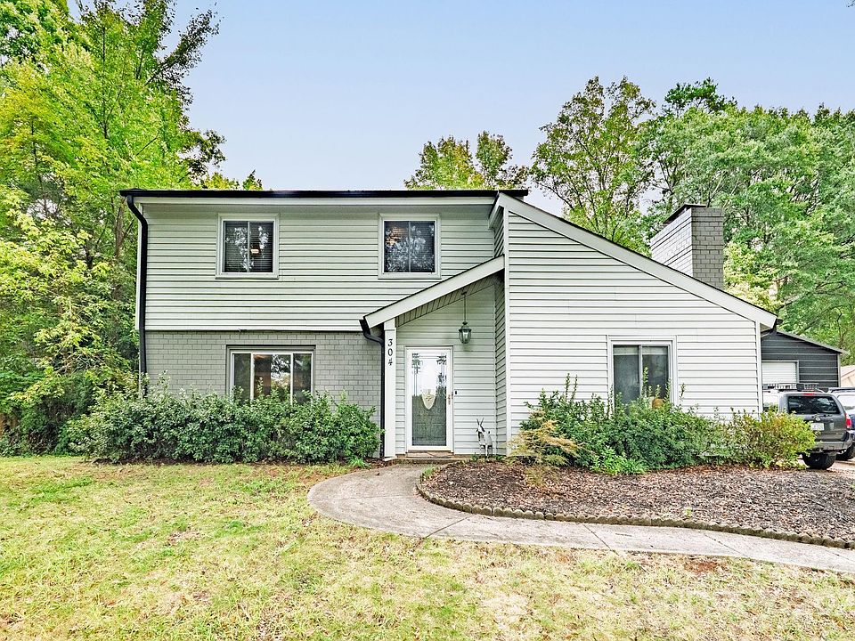 1st image of 304 Greenwood Pl