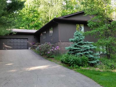 5239 N Barclay, La porte, IN, 46350