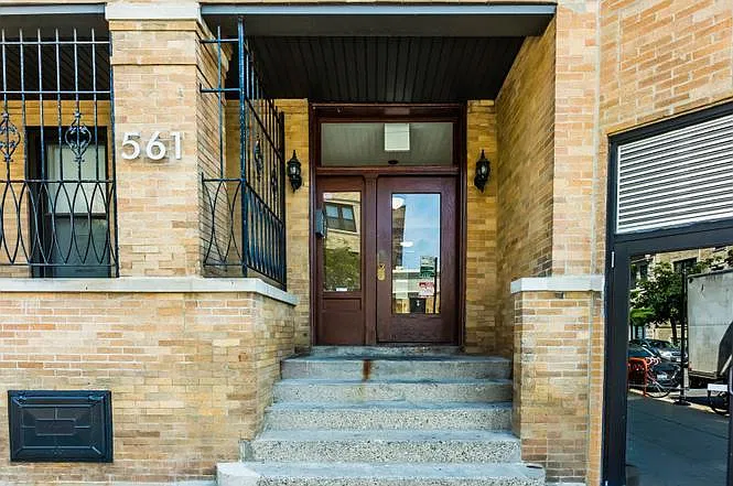 561 W Briar Pl #203