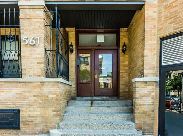 561 W Briar Pl APT 203, Chicago, IL 60657
