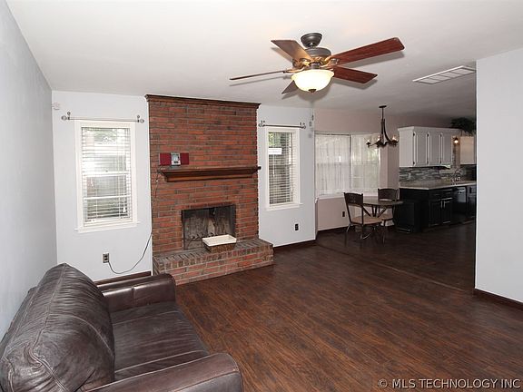 5th image of 410 E 22nd St